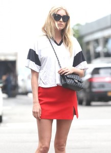 Elsa+Hosk+Out+And+About+In+NYC+Zd25GVTYd7lx.jpg