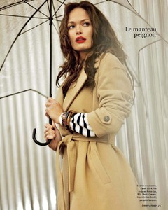 Amy Hanson brune grain de beauté femme ac.jpg