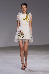 Giambattista+Valli+Spring+2016+Gt2CpcpDQT0x.jpg
