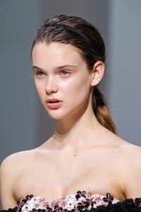 Giambattista-Valli-Spring-Summer-2016-Paris-4259-1453752292-bigthumb 10.jpg