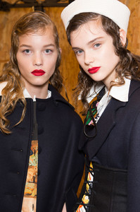 Prada+Fall+2016+Backstage+tczl3dpKW2Mx.jpg