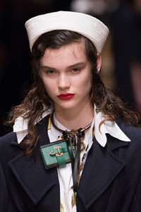 Prada+Fall+2016+Details+Qz_X5D83Agmx.jpg