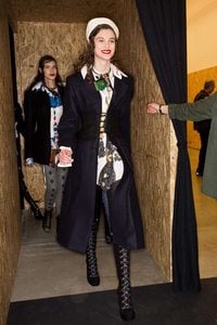 Prada+Fall+2016+Backstage+BjiL_V1kZnux 2.jpg