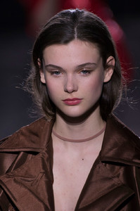 Nina+Ricci+Fall+2016+Details+oR4dA23_-oyx.jpg