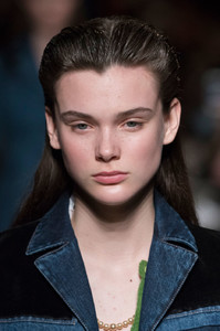 Miu+Miu+Fall+2016+Details+5cX6rfcT8_Vx.jpg