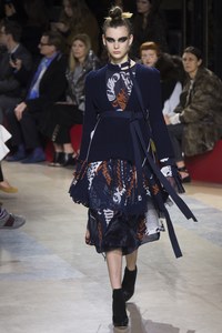 Sacai+Fall+2016+02hgrq5dPJmx 0.jpg