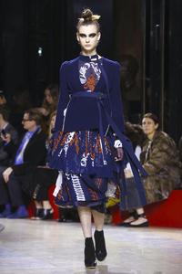 Sacai+Fall+2016+02hgrq5dPJmx 1.jpg