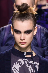 Sacai+Fall+2016+02hgrq5dPJmx 3.jpg