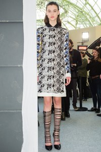 Giambattista+Valli+Fall+2016+3Lu67A55oa4x 0.jpg