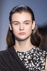 Giambattista+Valli+Fall+2016+3Lu67A55oa4x 17.jpg