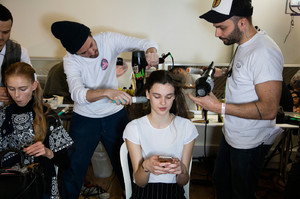 Giambattista+Valli+Fall+2016+Backstage+3nOwQT8z8AHx.jpg