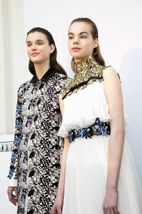 Giambattista+Valli+Fall+2016+Backstage+aj2-IWAZojxx.jpg