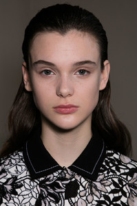 Giambattista+Valli+Fall+2016+Backstage+JB-bJxHsETDx.jpg