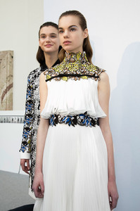 Giambattista+Valli+Fall+2016+Backstage+mVpUueXjEobx.jpg