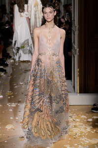 Valentino+Spring+2016+LJX0Fm_GN57x.jpg