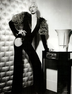 Vogue Russia December 2001 Model christina_kruse_Ph Bruno Dayan (7).jpg