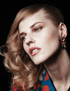 Anastasiya Antonyuk - l'oreal Jacques thill.jpg