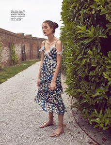 Zuzanna-Bijoch-LOfficiel-Turkey-Koray-Birand-+(4).jpg
