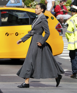 Adriana-Lima-Does-A-Photo-Shoot-In-Times-Square-6.jpg