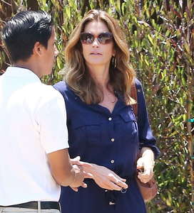 Cindy-Crawford-and-Kaia-Gerber-at-SOHO-House-Restaurant--28.jpg