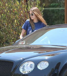 Cindy-Crawford-and-Kaia-Gerber-at-SOHO-House-Restaurant--29.jpg