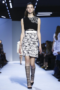Giambattista-Valli-To-Wear-Fall-Winter-2016-Paris-7099-1457355535-bigthumb.jpg