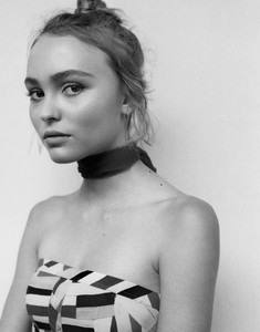 Lily-Rose-Depp--i-D-Magazine-2015--02-662x843.jpg