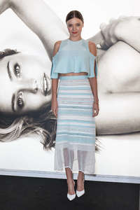 Miranda-Kerr--Promotes-her-KORA-Organics-skincare-products--13.jpg