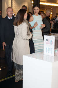 Miranda-Kerr--Promotes-her-KORA-Organics-skincare-products--21.jpg