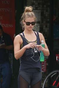 Nina-Agdal-in-Black-Spandex--04.jpg