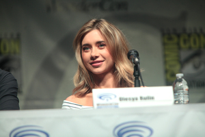 Olesya_Rulin_(17034592866).jpg