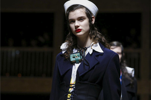 Prada-Ready-To-Wear-Fall-Winter-2016-Milan-3092-1456425416-bigthumb.jpg