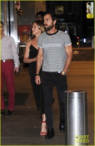 jennifer-aniston-justin-theroux-go-on-double-date-with-howard-stern-07.jpg