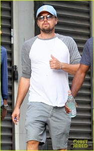 leonardo-dicaprio-gets-animated-for-afternoon-outing-with-pals-09.jpg