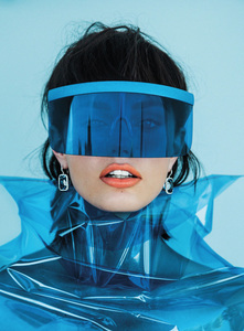 marinet_matthee_c_magazine_02.jpg