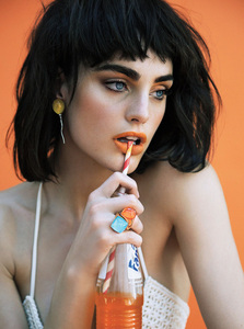 marinet_matthee_c_magazine_04.jpg