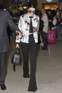 top_looks_las_mejor_vestidas_de_la_semana_del_17_al_24_de_junio_2016_kendall_jenner_gigi_hadid_454737215_800x.jpg