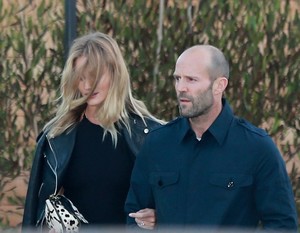 Rosie+Huntington+Whiteley+Celebrities+Dine+JkajTklCxqnx.jpg