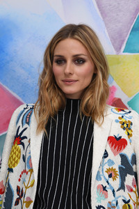 Olivia+Palermo+Schiaparelli+Front+Row+Paris+X90-QnjFW4Ax.jpg