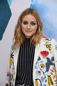 Olivia+Palermo+Schiaparelli+Front+Row+Paris+Xn2rXG2eJ67x.jpg