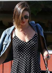 Miranda Kerr stuns shoppers in Brentwood July 14-2016 020.jpg