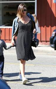 Miranda Kerr stuns shoppers in Brentwood July 14-2016 021.jpg