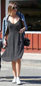 Miranda Kerr stuns shoppers in Brentwood July 14-2016 022.jpg