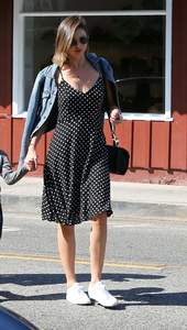 Miranda Kerr stuns shoppers in Brentwood July 14-2016 025.jpg