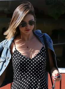 Miranda Kerr stuns shoppers in Brentwood July 14-2016 026.jpg