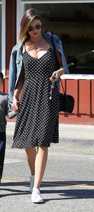 Miranda Kerr stuns shoppers in Brentwood July 14-2016 027.jpg