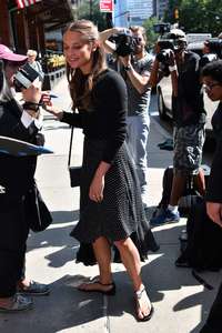Alicia-Vikander--Greets-Her-Fans-in-Manhattan--04.jpg