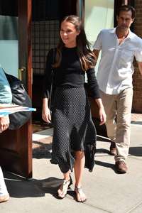 Alicia-Vikander--Greets-Her-Fans-in-Manhattan--11.jpg