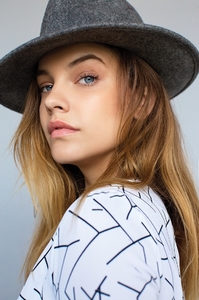 Barbara-Palvin27.jpg