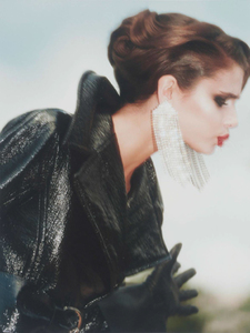 Vogue-Paris-August-2016-Luna-Bijl-Sara-Sampaio-Taylor-Hill-by-David-Sims-16.jpg